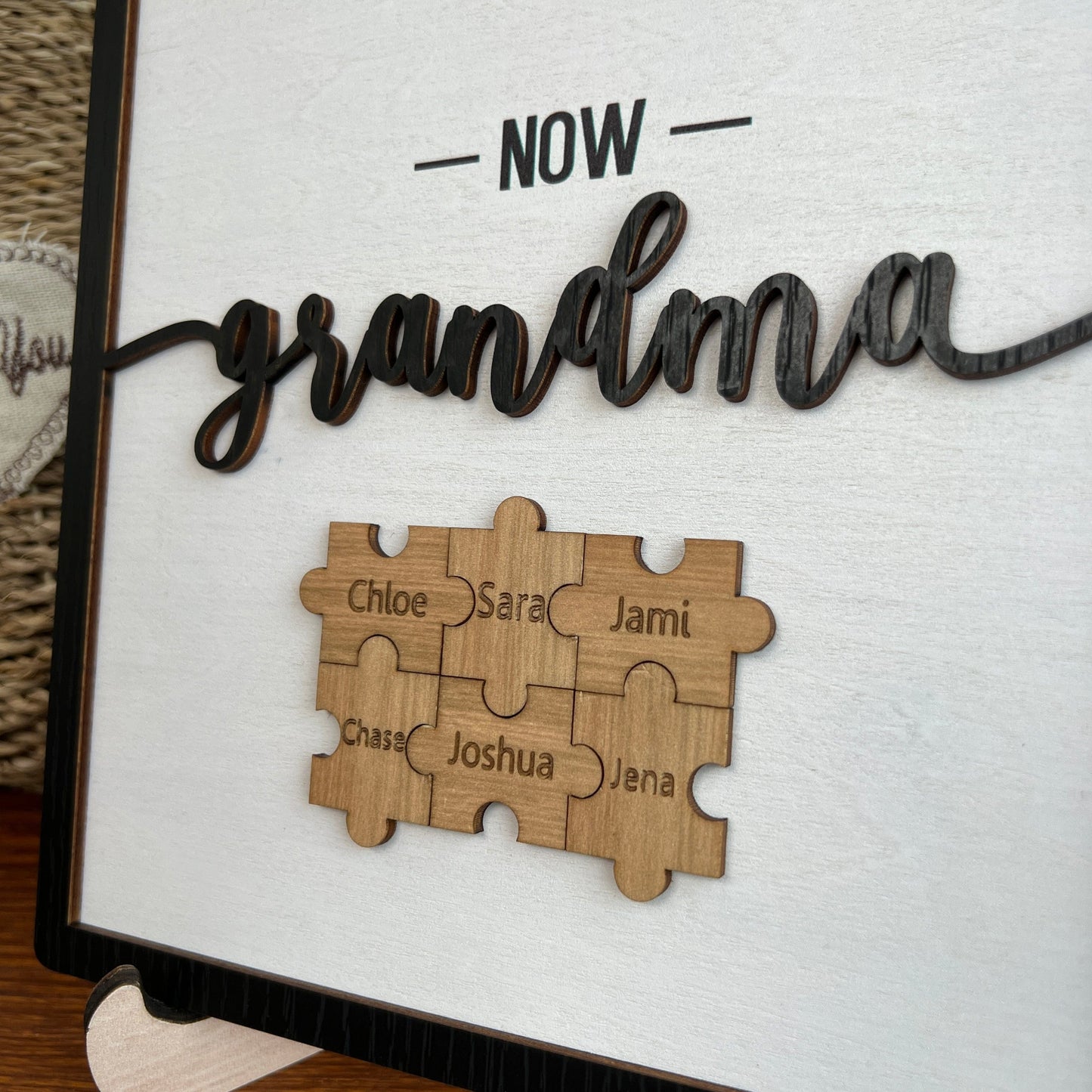 双层妈妈拼图相框 🔥50% OFF🔥"You Are The Piece That Holds Us Together" Puzzles Pieces Name Sign Personalized Mother's Day Gift